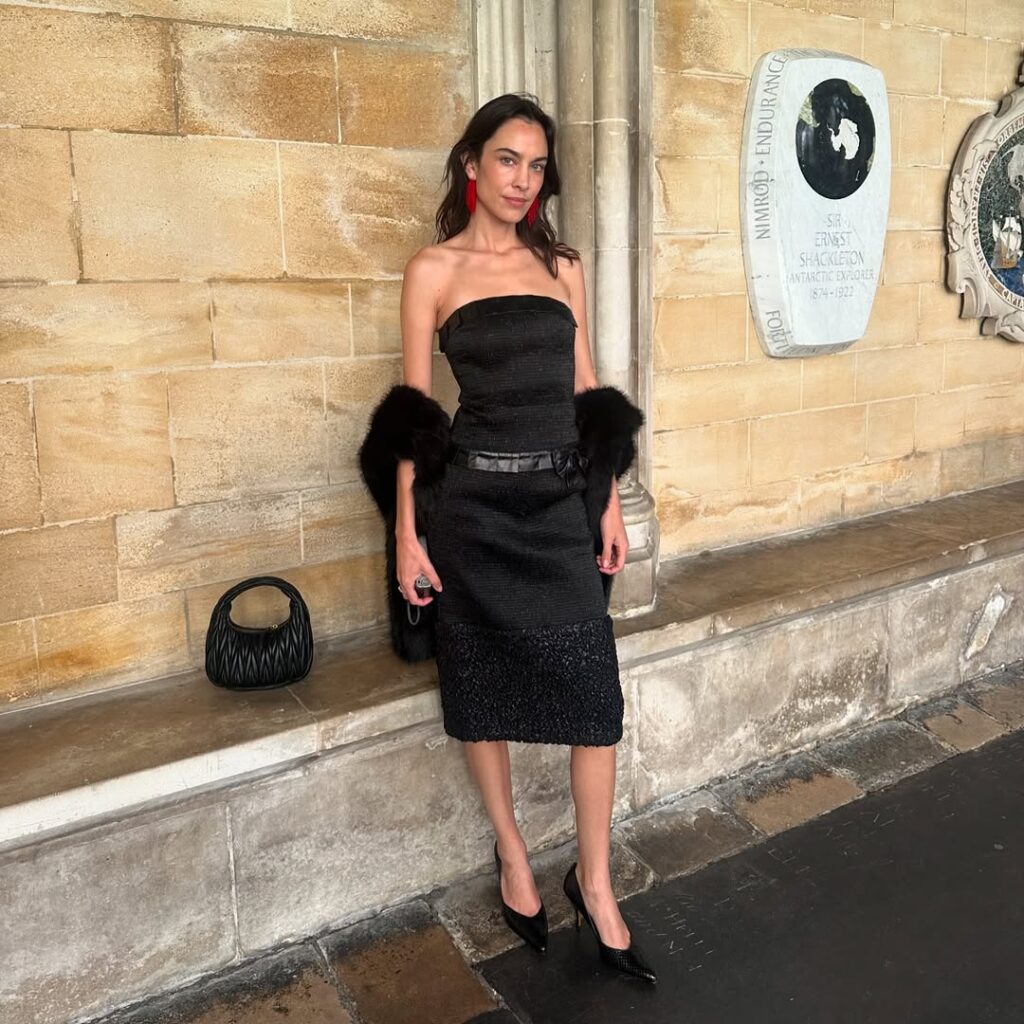 alexa chung rambut tidak sempurna